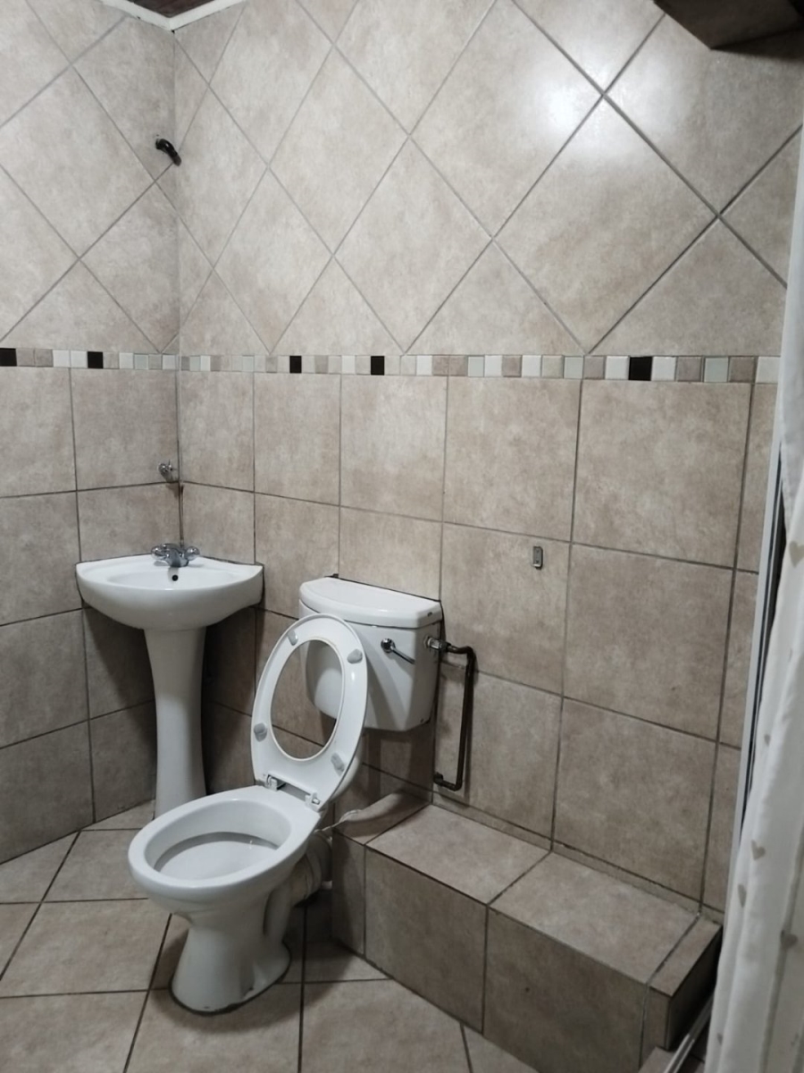 9 Bedroom Property for Sale in Brandwag Free State